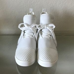 "NEW" STEVE MADDEN LEXI SNEAKER